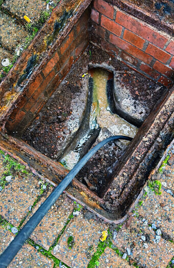 https://blockeddrainsdianella.com.au/uploads/2025/07/hero-blocked-sewers-67191.jpg